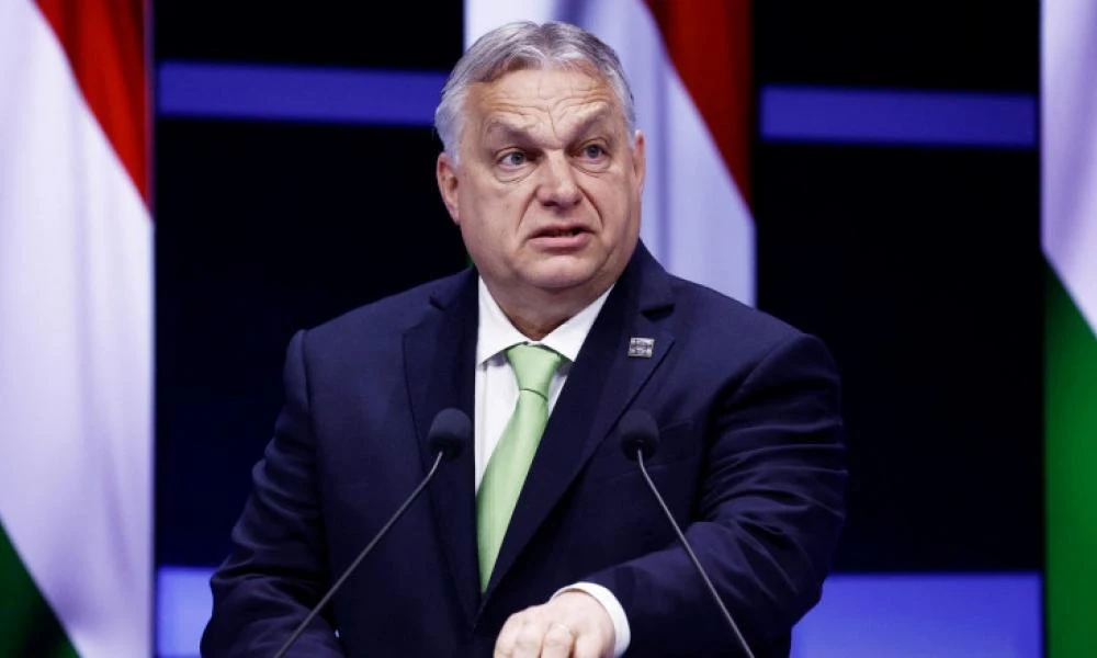 Politico: Ο Όρμπαν απειλεί να στείλει μετανάστες στην κεντρική πλατεία των Βρυξελλών